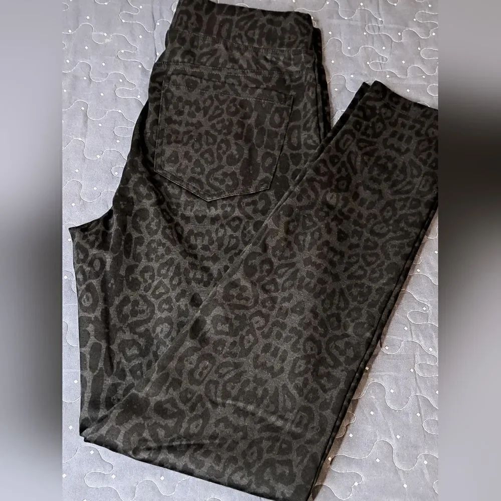 Philosophy black leopard pull on pants size XS